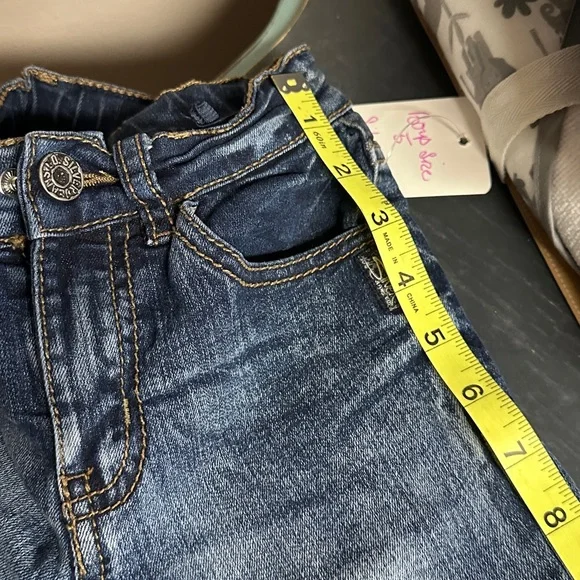 Boys size 5 silver jeans. Snap and zip close. (35/5) - Picture 15 of 16